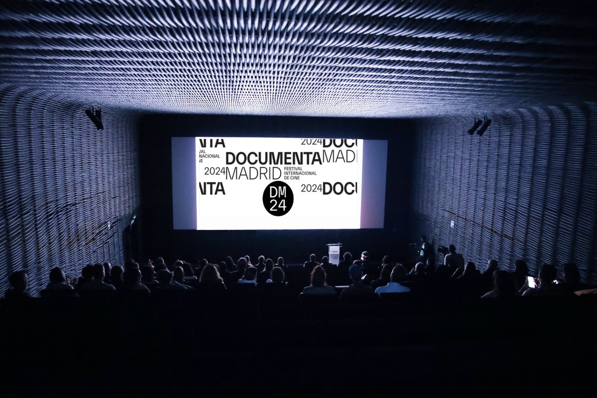 🎞️La 21ª edición de @DocumentaMadrid apuesta por filmar Madrid y reflexiona sobre qué es el cine. 📢@CinetecaMadrid celebra el ciclo 'Cámaras Lúcidas', con Christoph Huber como invitado especial. 🗓️28 mayo-2 junio 👉Consulta toda la información: acortar.link/QpYd3L