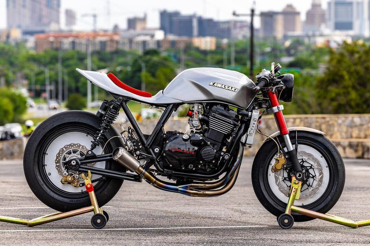 ALPHA: 2001 Kawasaki ZRX1200R from @alpha.moto.co, built for @dancardenas2. Custom tail and @bexar_custom_upholstery saddle, ZX-7R forks with custom triple, FCR39 carbs, custom wheelset, and the bike is literally dripping in custom-made titanium and al… instagr.am/p/C6tWi8Wuc96/