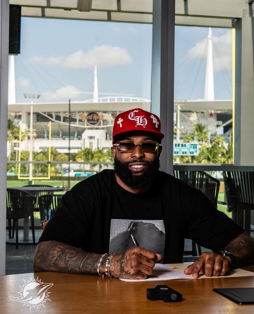 📸 Odell Beckham Jr. putting pen to paper ✍️ (@MiamiDolphins) #GoFins