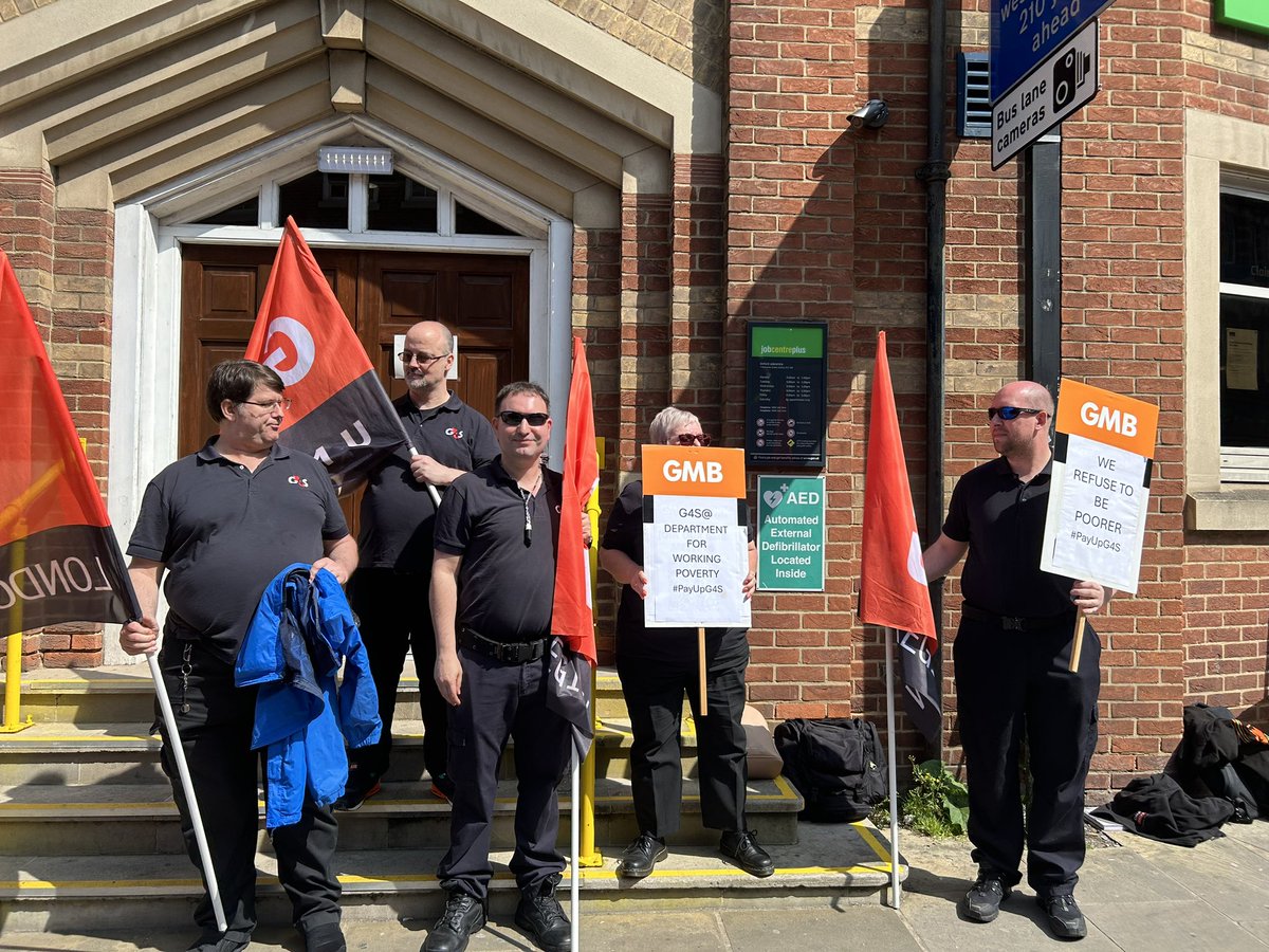 Fantastic public support in Oxford today for our members pay dispute with G4S

#payupg4s
