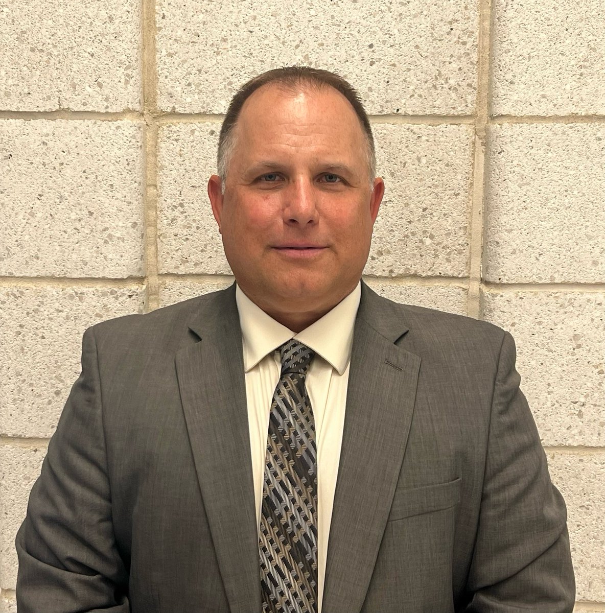 Please welcome Dr. Bill Henderson as #WJHSD's new Assistant Superintendent! Dr. Henderson will officially begin with the district on July 1. Welcome to the WJHSD community! #WErTJ @phmsjaguars Story: community.triblive.com/c/south-hills-…
