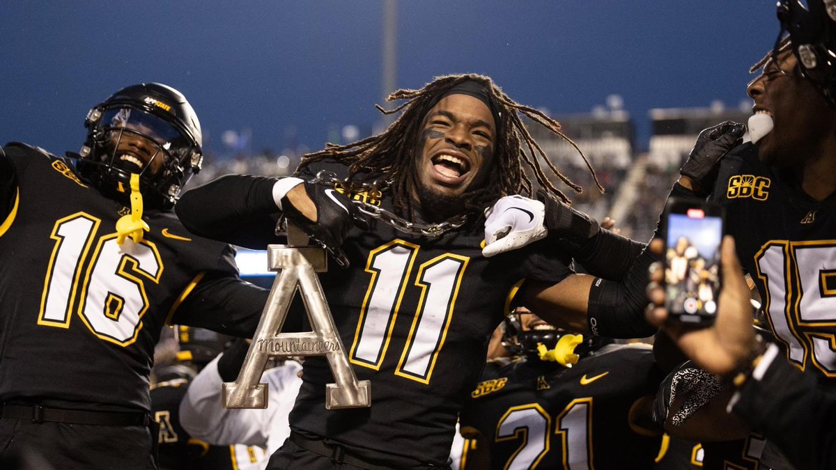 Grateful to receive an offer from Appalachian State University! @AJHOWARD_ASU @WPCatsFootball @CoachHoats @ChadSimmons_ @Andrew_Ivins @SWiltfong_ @JohnGarcia_Jr @adamgorney