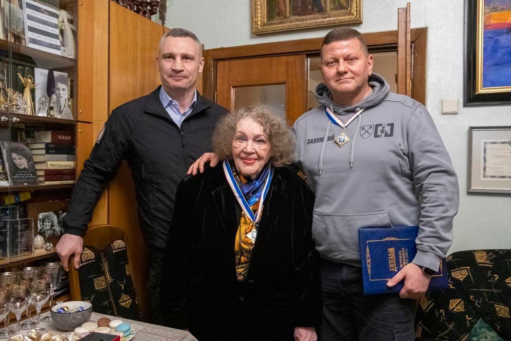 Mayor Klitschko awarded the title 'Honorary citizen of Kyiv' ex-head of the AFU Valerii Zaluzhny and writer Lina Kostenko.