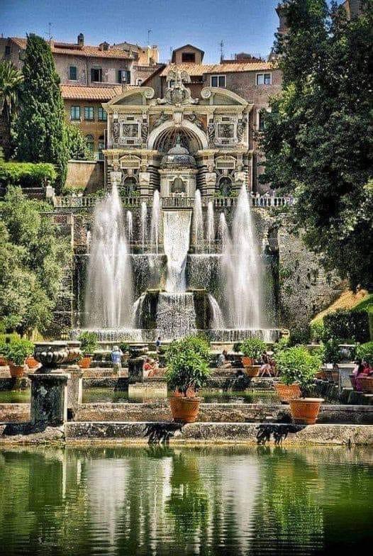 La villa des 100 fontaines à Tivoli (Rome)