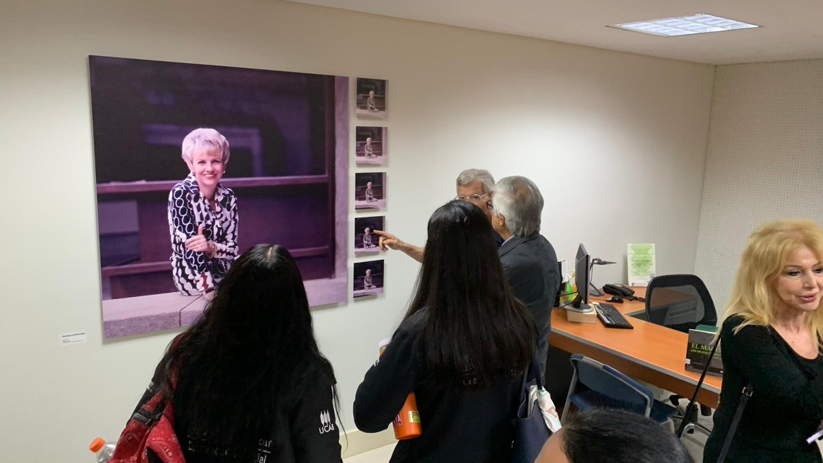 Quedó inaugurada la exposición 
✨SOFÍA ÍMBER 100 AÑOS: EN CONTEXTO✨

🔹Curaduría <a href="/mluzcardenas/">María Luz Cárdenas</a>
🔹Museografía <a href="/rarispe/">Ricardo Arispe</a>
🔹Diseño @annellaarmas

📍Espacio Sofía Ímber | #CentroCulturalUCAB | Piso 1