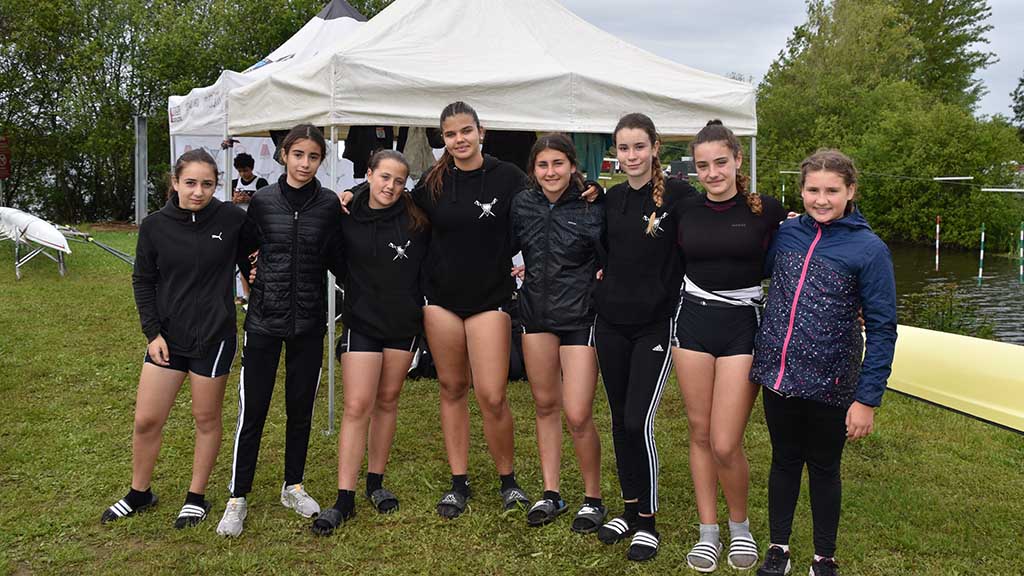 Ebresports (@ebresports1) on Twitter photo 🚣♀️🚣♂️ Podis del CN Amposta i CR Tortosa a la Regata Internacional de Libourne
▶ LA NOTÍCIA: ebresports.cat/podis-del-cn-a…
<a href="/adamtomas/">Adam Tomàs i Roiget</a>, <a href="/ajamposta/">Ajuntament d'Amposta</a>, <a href="/irccid/">Iris Castell Cid</a>, <a href="/MarcFornos/">Marc Fornos Monllau</a>, <a href="/RemAmposta/">rem amposta</a>, <a href="/remcatalunya/">FCR</a>, <a href="/RadioAmposta/">Amposta Ràdio</a> <a href="/TomasLitus/">Litus Tomas</a> <a href="/Tortosa/">Ajuntament de Tortosa</a> <a href="/vgraufe/">Víctor Grau Ferrer/❤️</a> <a href="/JordiJordanEbre/">Jordi Jordan</a> <a href="/esportcat/">Esports</a> #Terre ... 🚣♀️🚣♂️ Podis del CN Amposta i CR Tortosa a la Regata Internacional de Libourne
▶ LA NOTÍCIA: ebresports.cat/podis-del-cn-a…
<a href="/adamtomas/">Adam Tomàs i Roiget</a>, <a href="/ajamposta/">Ajuntament d'Amposta</a>, <a href="/irccid/">Iris Castell Cid</a>, <a href="/MarcFornos/">Marc Fornos Monllau</a>, <a href="/RemAmposta/">rem amposta</a>, <a href="/remcatalunya/">FCR</a>, <a href="/RadioAmposta/">Amposta Ràdio</a> <a href="/TomasLitus/">Litus Tomas</a> <a href="/Tortosa/">Ajuntament de Tortosa</a> <a href="/vgraufe/">Víctor Grau Ferrer/❤️</a> <a href="/JordiJordanEbre/">Jordi Jordan</a> <a href="/esportcat/">Esports</a> #Terre ...