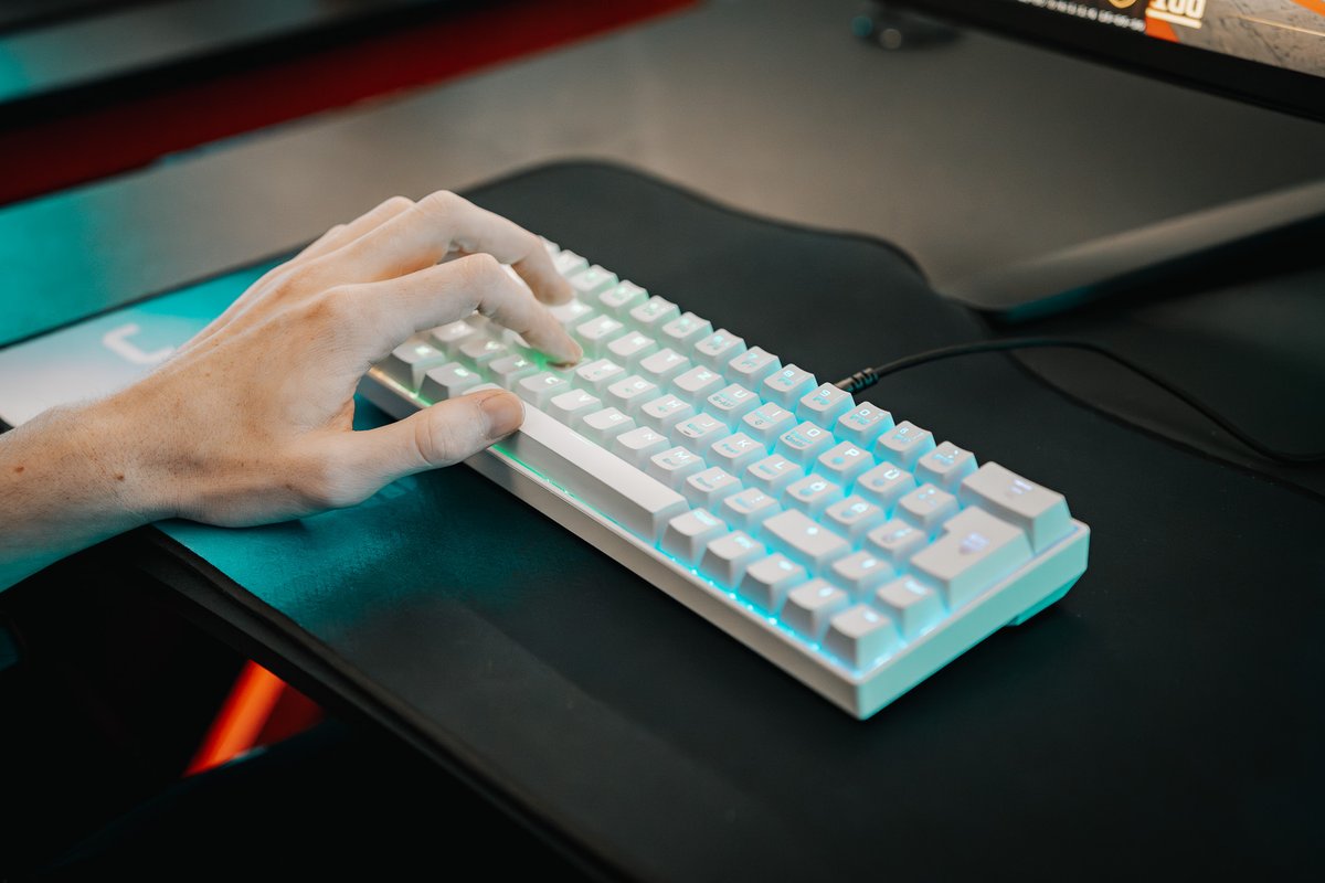 EntropyGaming's tweet photo. Egal ob mechanisch, halb-mechanisch, kabelgebunden oder kabellos. ⌨️ https://t.co/t6Jmv0Fwwm
