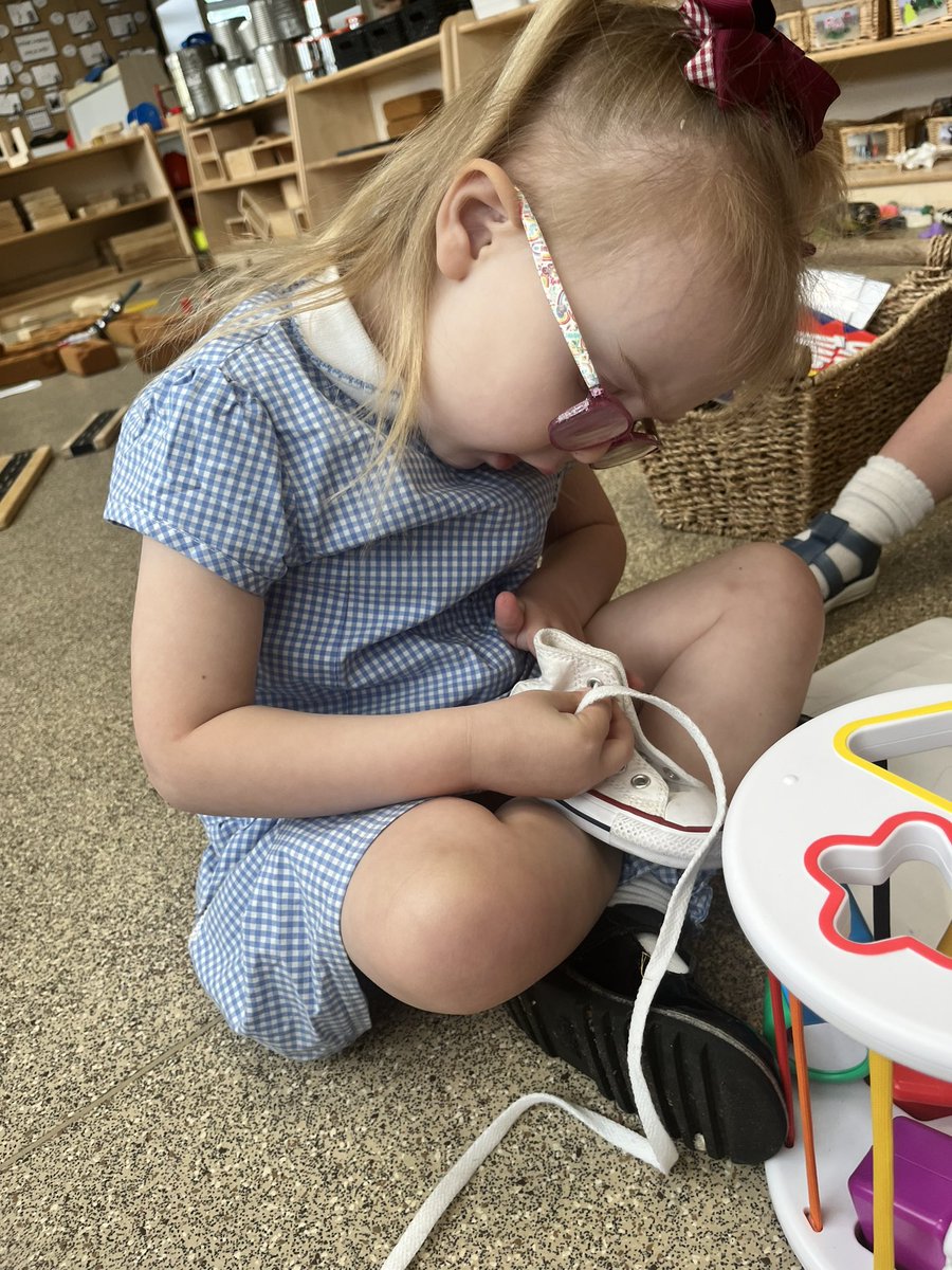 St_Andrew_Apost's tweet photo. Nursery using their hand eye coordination to thread the laces in the shoe. Maintaining attention and not giving up! #prewritingskills #finemotor https://t.co/CugQg1LuNG