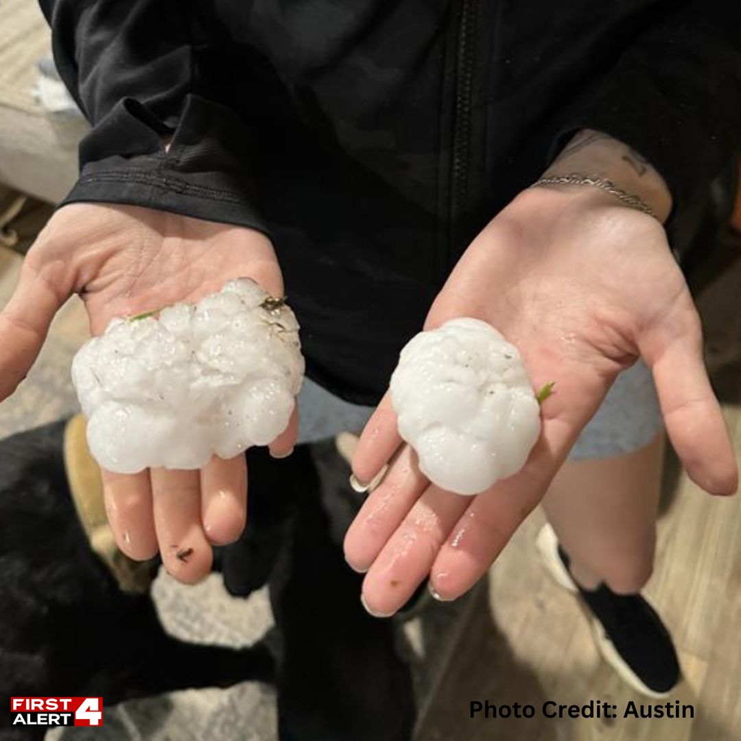 Large hail spotted in De Soto. #FirstAlert4 #FirstAlertwx #DeSoto Submit your weather photos here >> tinyurl.com/88vr4mc3