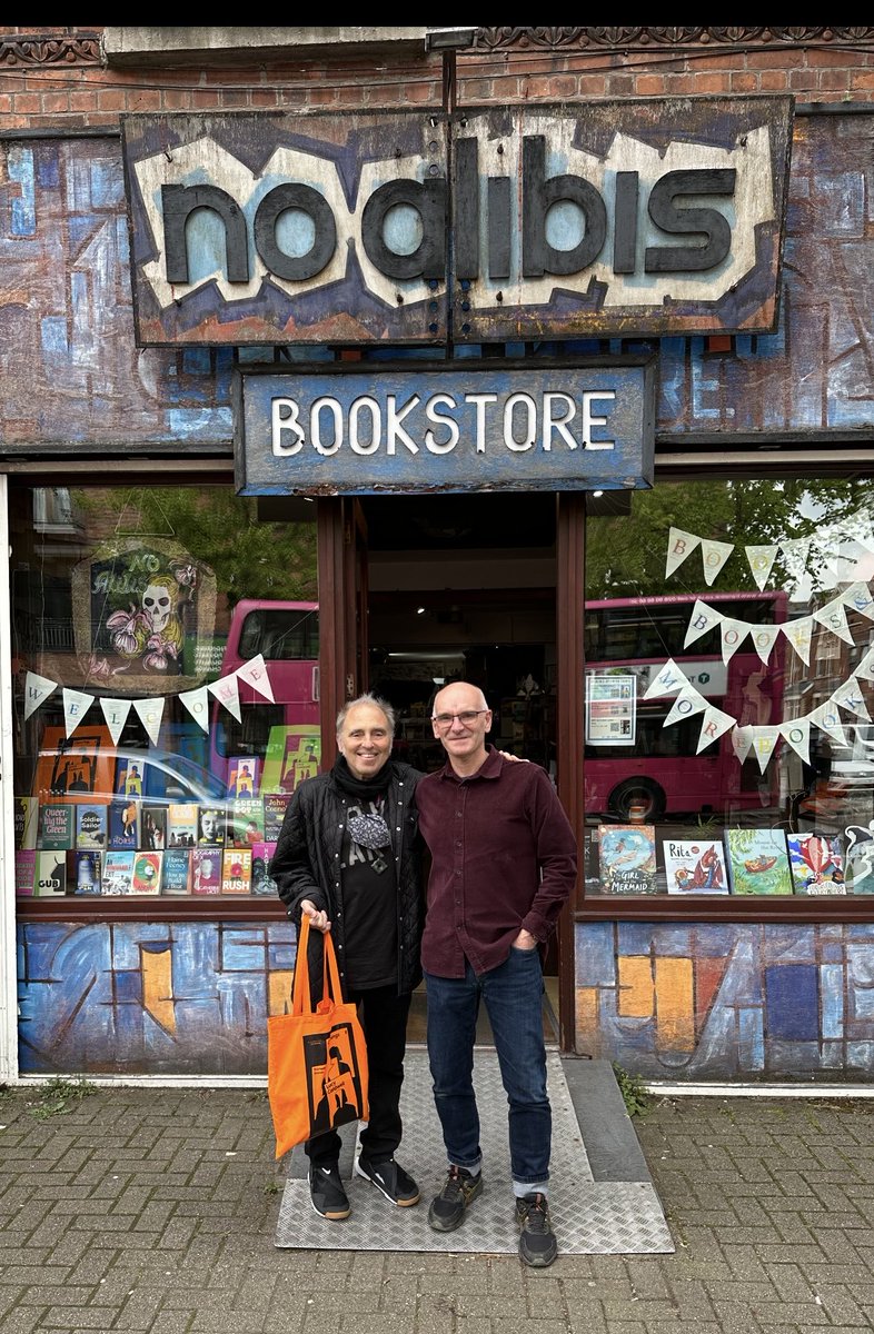 ⁦@NOALIBISBOOKS⁩ Beautiful visit with old friend, David at this wonderful Belfast bookshop. Amy @azsweetheart013 reminded me to go! left with great reads ahead! thanks, David and the kind, helpful staff. #Belfast