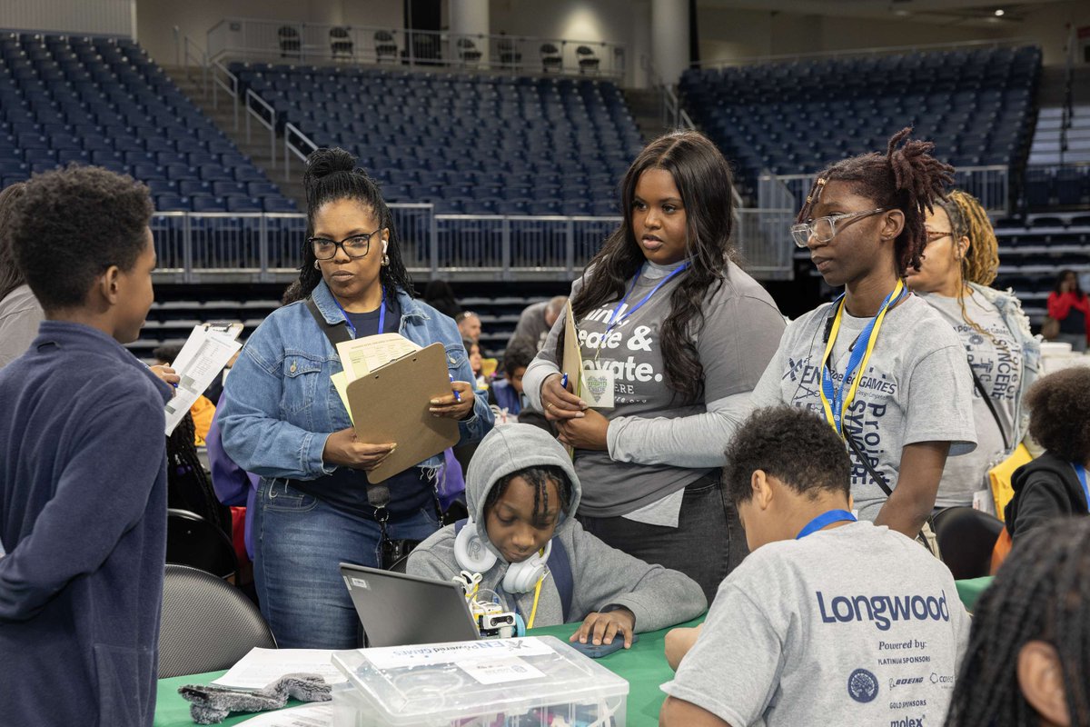 A huge shoutout to our incredible volunteers at Project SYNCERE! Your dedication and energy were the driving force behind the success of the 2024 ENpowered Games. Together, we're making a difference! 🚀

#EPG24 #ENpoweredGames #ProjectSYNCERE #STEM #Engineering #Chicago