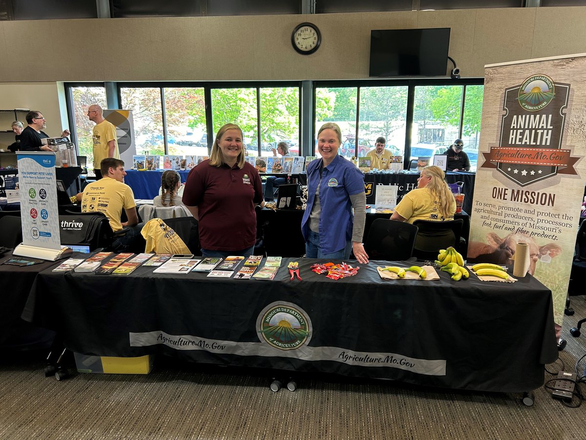 MDA's Dr. DeBauch and Dr. Reinkemeyer spent time visiting with Missourians at the MU College of Veterinary Medicine Open House over the weekend. Our team showcased the types of veterinary jobs available in public health! #reachMore