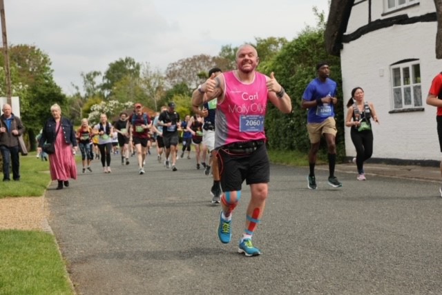 Thank you to Carl who raised over £3500 for Molly Ollys by taking part in the Milton Keynes Marathon on Bank Holiday Monday!
What a brilliant achievement, we are so lucky to have wonderful supporters!