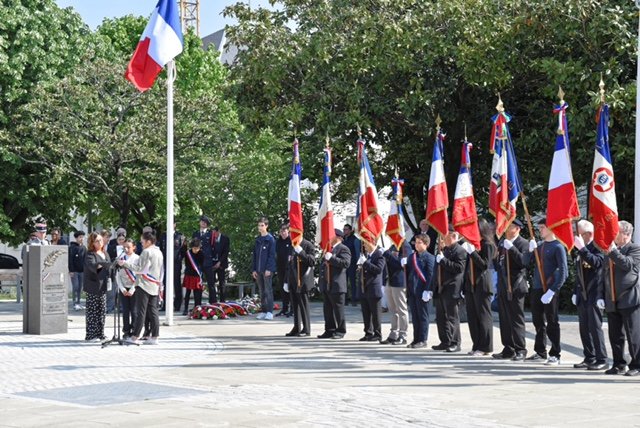 PrefetVendee's tweet photo. #DevoirDeMémoire | Commémoration du 79ᵉ anniversaire de la Victoire du 8 mai 1945 par Gérard Gavory, @PrefetVendee, en présence des élus locaux, des autorités civiles et militaires et des porte-drapeaux. @larochesuryonfr https://t.co/kw5wN1q27j