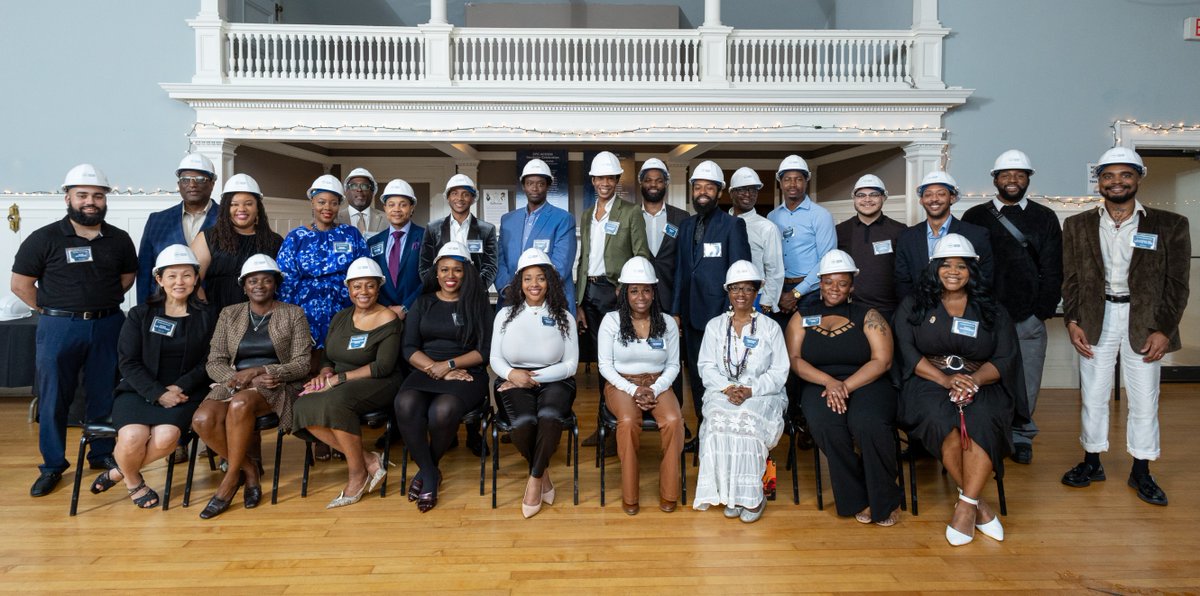 communityp's tweet image. We had a fantastic night in Binghamton celebrating our most recent ACCESS Incubator graduates! To date, 171 grads have completed the #ACCESSIncubator &amp;amp; now have the resources and networks to empower them to succeed. Congratulations, graduates! We look forward to what you do next!