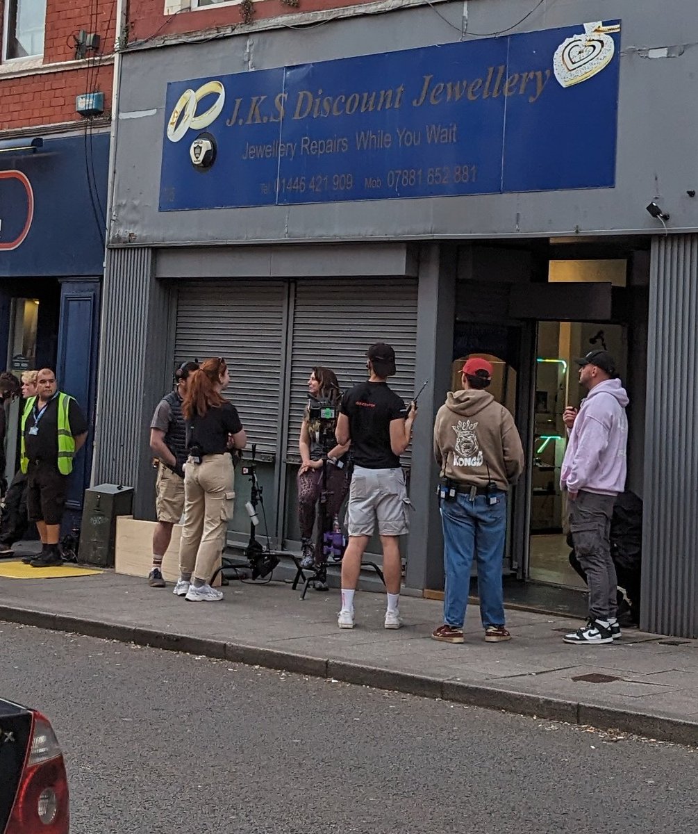 Filming currently happening in a jewelry shop on holton road. Looks like casualty #filmloc #crewloc #filming