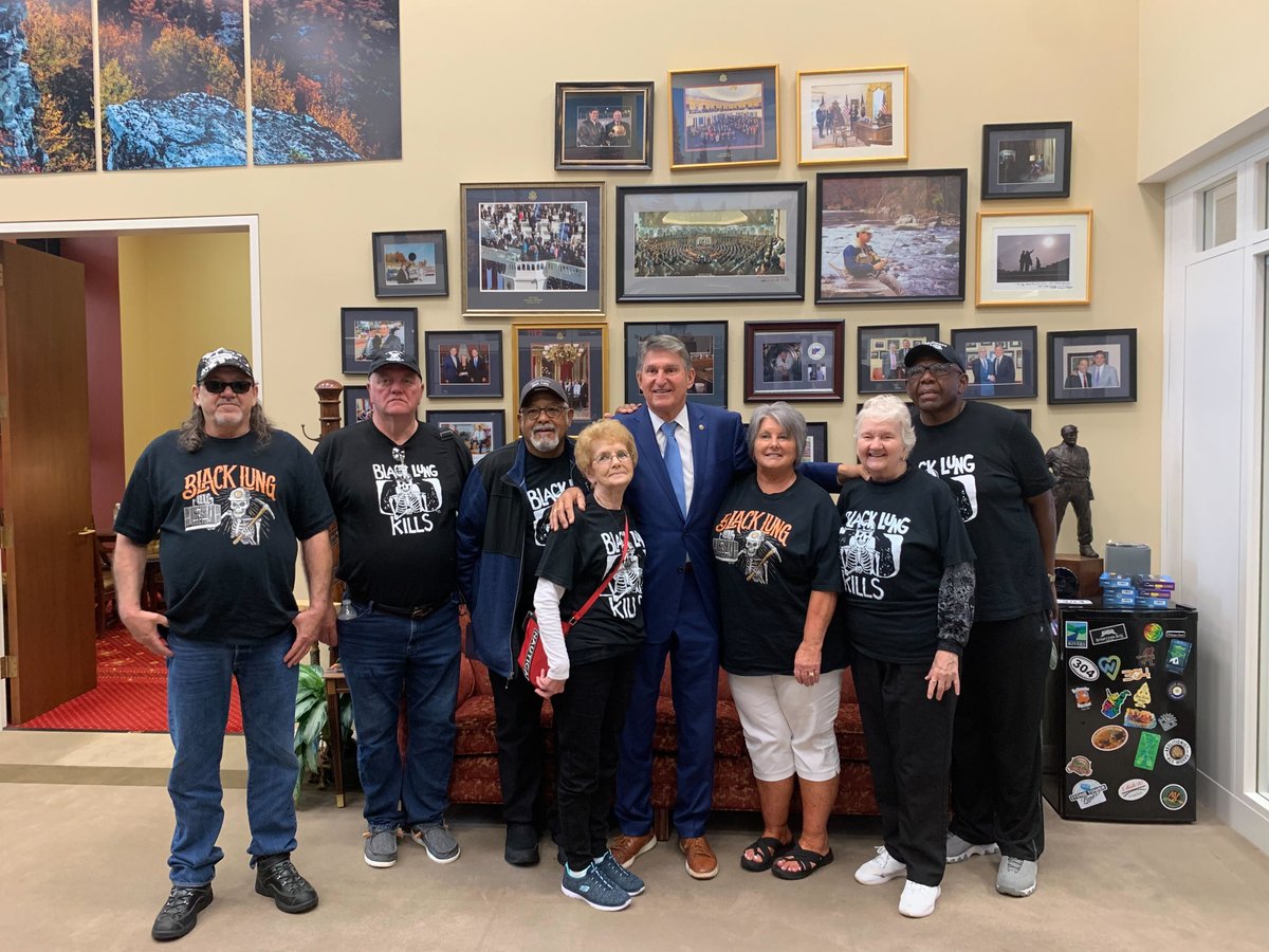 Miners & their families from the #BlackLung Association are in DC today pushing Congress for action. Thanks @SenJoe_Manchin for your support of The Relief for Survivors of Miners Act & Black Lung Benefits Improvement Act.