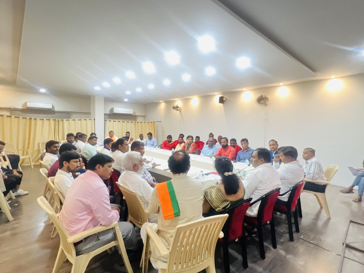 chshekharbjp's tweet photo. Meeting with different sections of people through "Vishesh Sampark Abhiyan" all of them assured to support modi ji, infact all of these people want to attend modi ji's meeting on 10th of may voluntarily.
@BJP4Telangana 
#AbkiBaar400Paar https://t.co/GOWNyis0vz