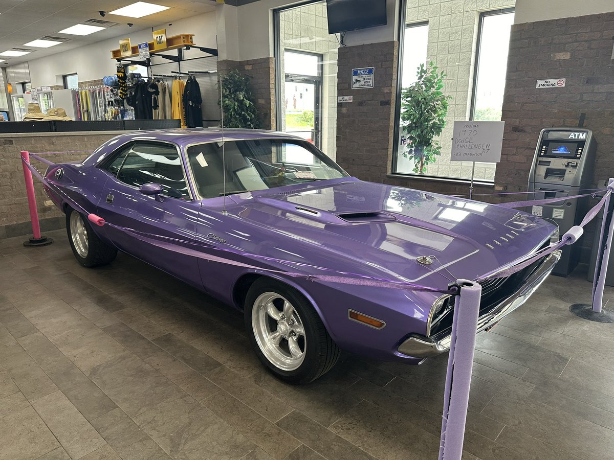 xbaxterx's tweet photo. #roadxtrip #travel #photography #dodge #dodgechallenger #challenger #cuba #missouri https://t.co/fABv8dYTol