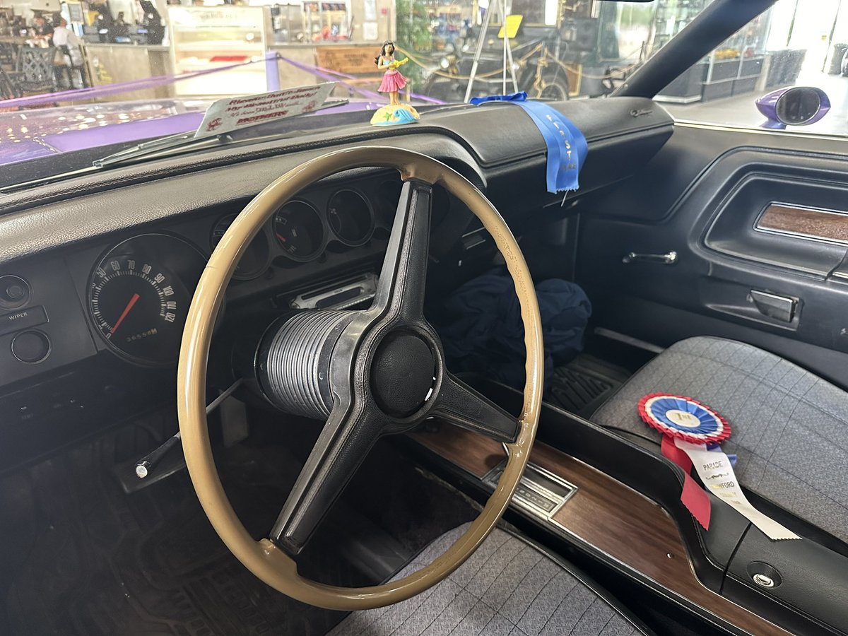 xbaxterx's tweet photo. #roadxtrip #travel #photography #dodge #dodgechallenger #challenger #cuba #missouri https://t.co/fABv8dYTol