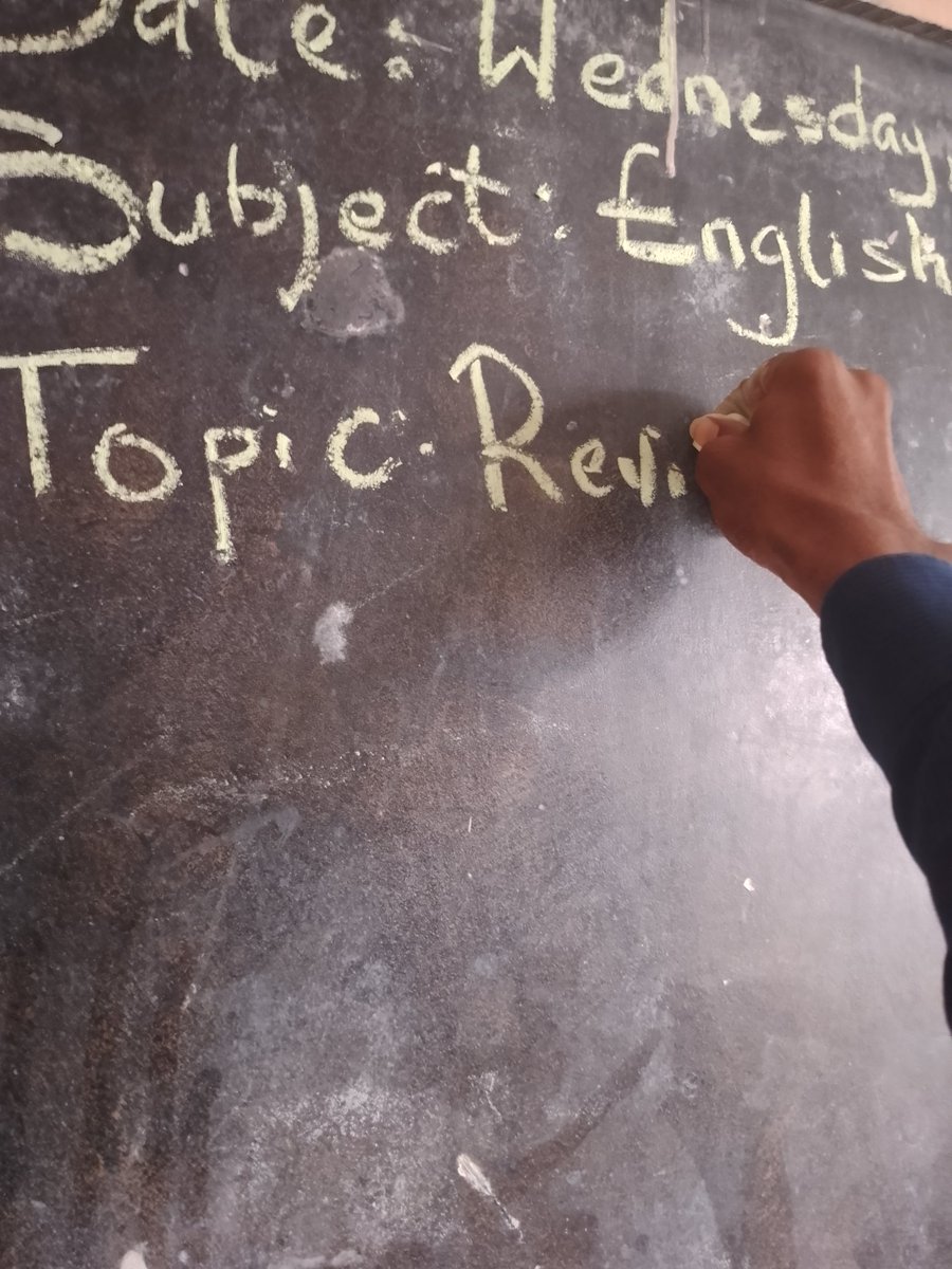 For the first time in years, I used a chalkboard today. Strangely, it felt nice! 🙂 However, a whiteboard is preferred by me. Just 'leave my handwriting alone,' please. 😁
