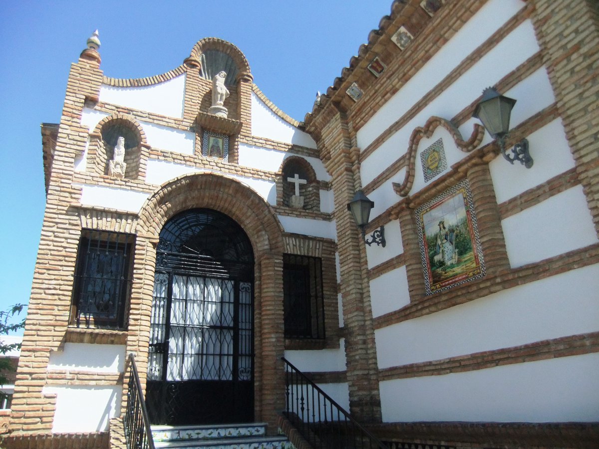 Mosaico de la Divina Pastora, capilla del colegio El Atabal, Málaga. mosaicosdemalaga.blogspot.com/2017/02/3683-m…