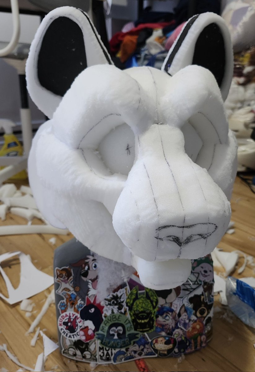 Super close to finishing the final base up! It's always a pleasure to make cats, big and small 🐱