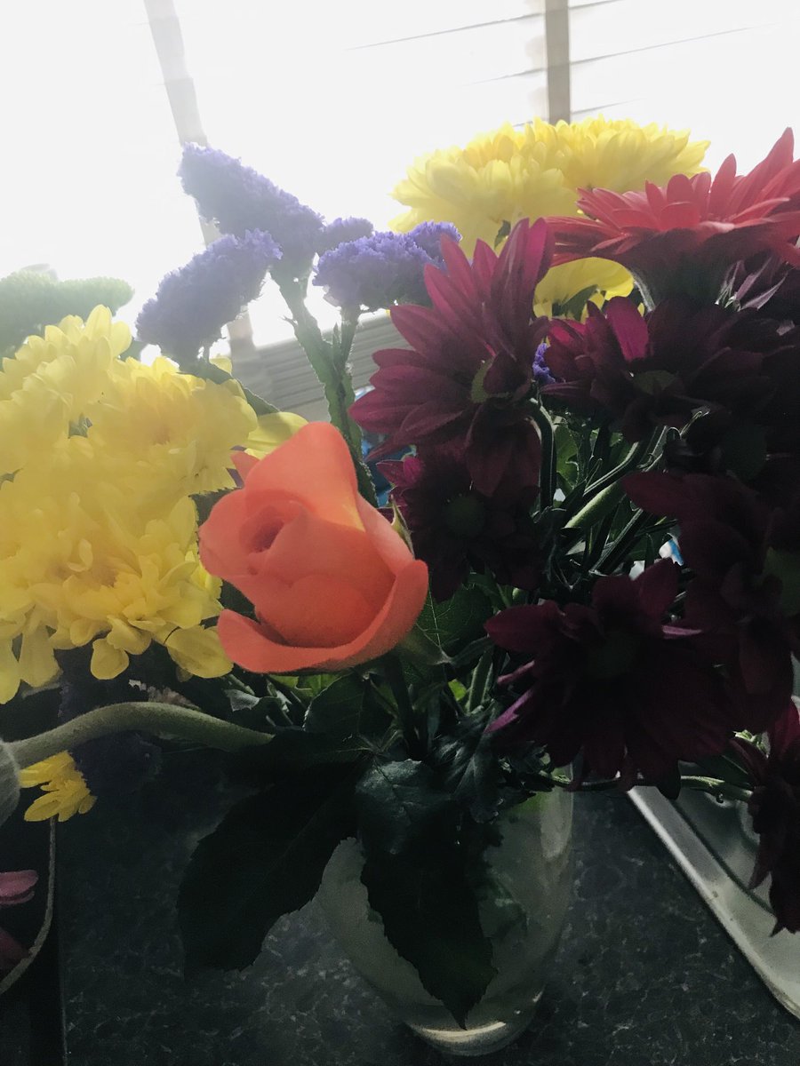 I just got given a beautiful bunch of flowers Guess I’m loved…… 🥰