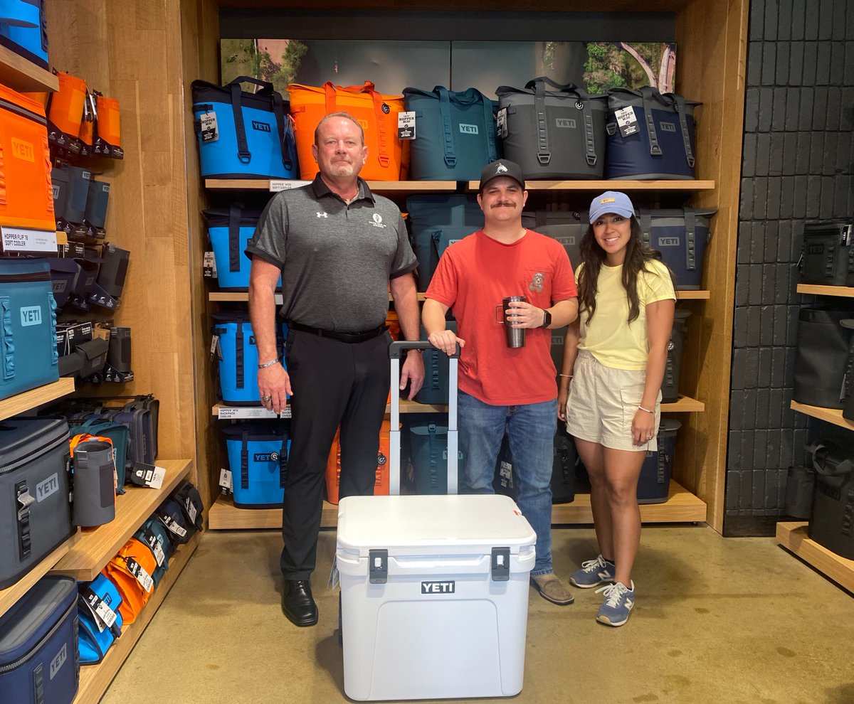 Thank you to @YETICoolers for partnering with Round Rock ISD to donate a cooler to the Kelly Reeves Athletic Center! It will be used at many future events by everyone at the school district! We are so appreciative! ❤️☺️