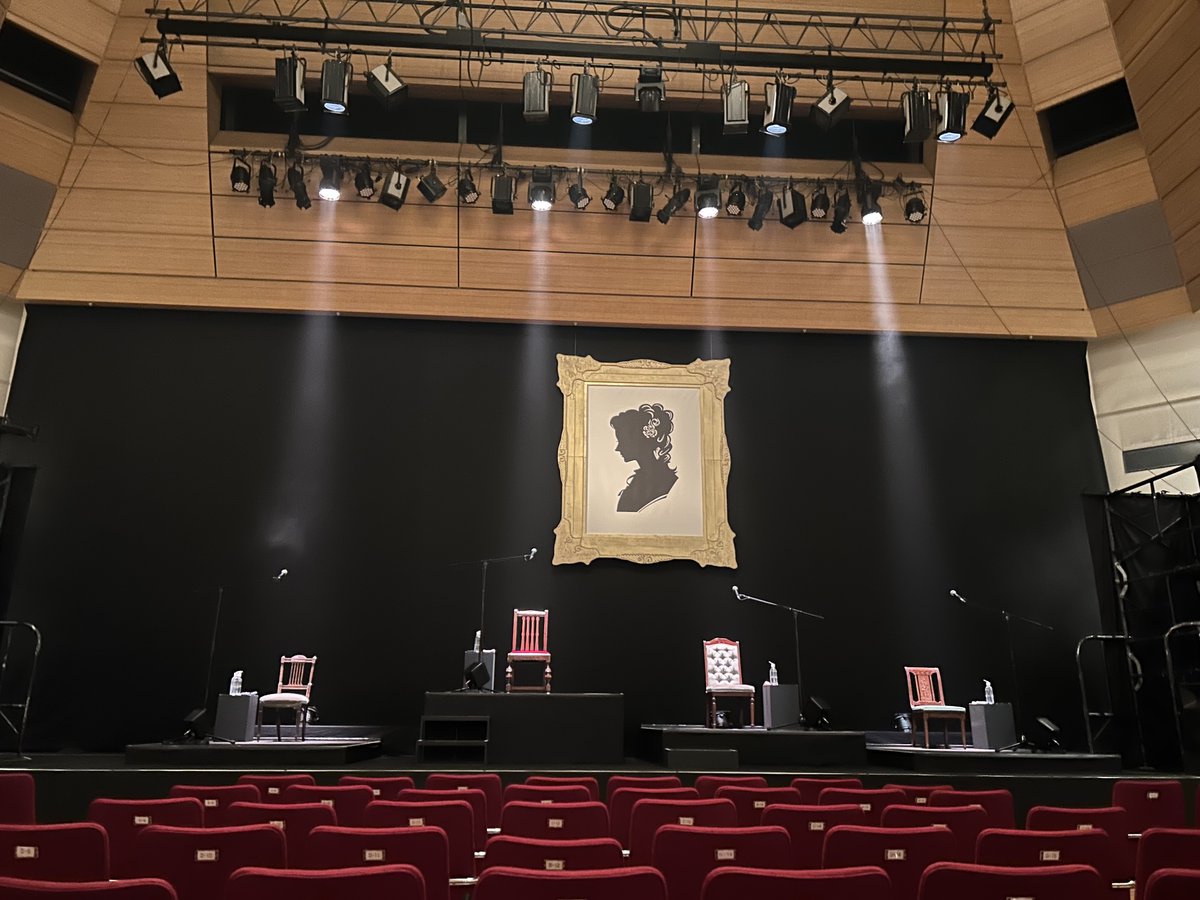 YURIKOHOSHINA's tweet photo. →涙した演出助手の宇多くん（沢山お世話になりました）、穏やかで優しい舞台監督の今井さんと渡辺さん、優しくて気遣いの塊の制作の片桐さん、今回も大変お世話になりました橋爪さんと児玉さん、会場の皆様、そして何より今回初めましてでとっても素敵で超最高な音楽を創って下さった神達拳仁さん、→ https://t.co/DCEhyiMzIq