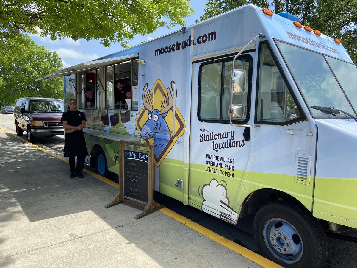Teacher Appreciation at Rolling Ridge Elementary today in the form of Tacos!!! A huge thank you to Subaru of Olathe for loving on our staff today. The Moose team did a wonderful job and the food was fantastic! Thank you again and again!