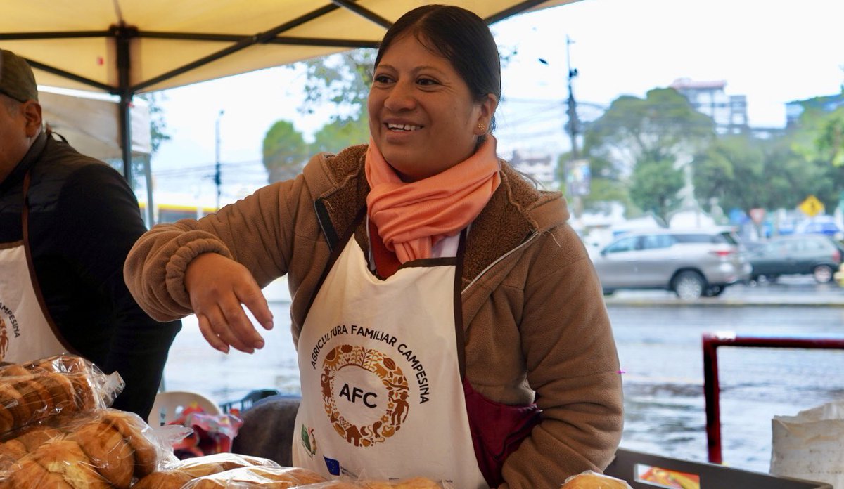 #Quito | Hoy nos unimos en una emotiva feria junto a las productoras de la Agricultura Familiar Campesina para celebrar a las madres de nuestras comunidades rurales. A quienes con su esfuerzo labran el 52% de los productos de la Canasta Familiar Básica; a esas madres que son…