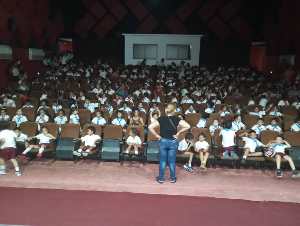 Segunda jornada de exhibición de los filmes de la muestra MICE Cuba desde la red de cine de Granma. #65ICAIC #CulturaGranma #CineGranma #GranmaVencerá