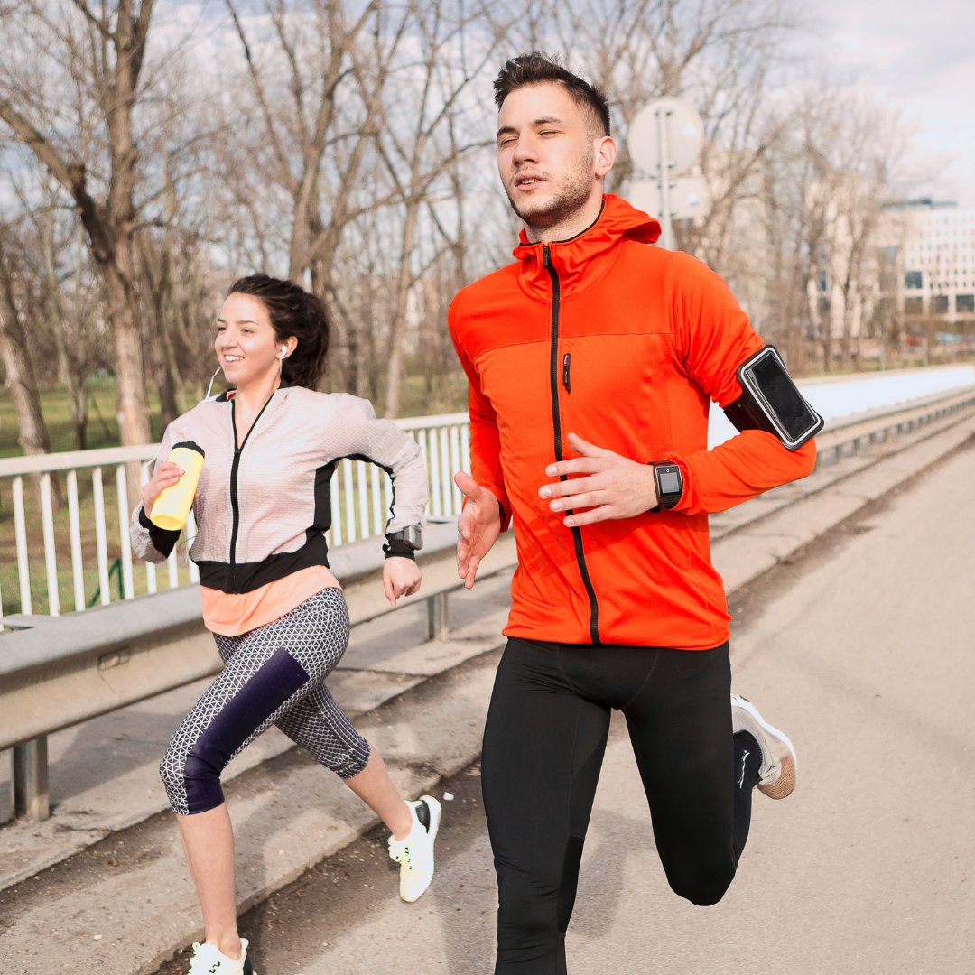 Start your fuelling early on your run. Don’t wait until you're hungry or feeling like your energy is low. By getting calories into your body from the start, it will help you to avoid bonking & keep your digestive system active. Find more fuelling tips: runottawa.ca/fueling-your-l…
