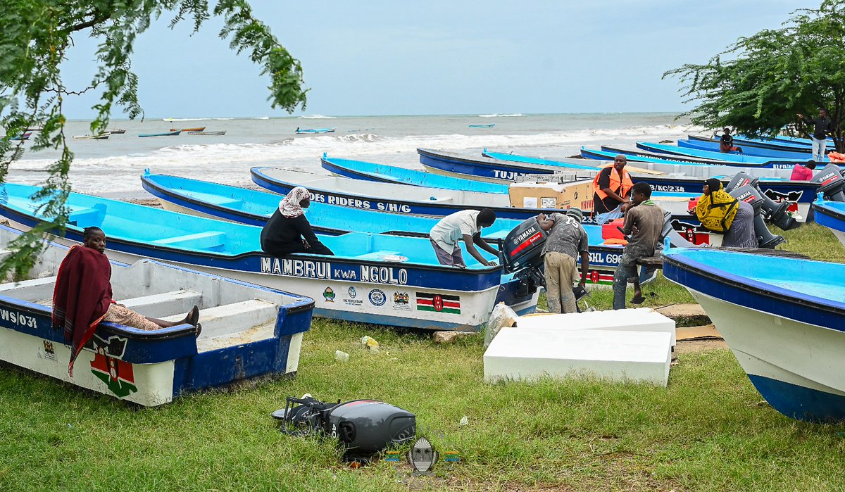 KilifiCountyGov's tweet photo. H.E. @GideonMungaroM officially launched 31 modern fishing boats equipped with outboard engines, aimed at improving access to offshore waters. This initiative is expected to boost fish production and provide additional income for our fishing communities. https://t.co/bxdVAdOifF