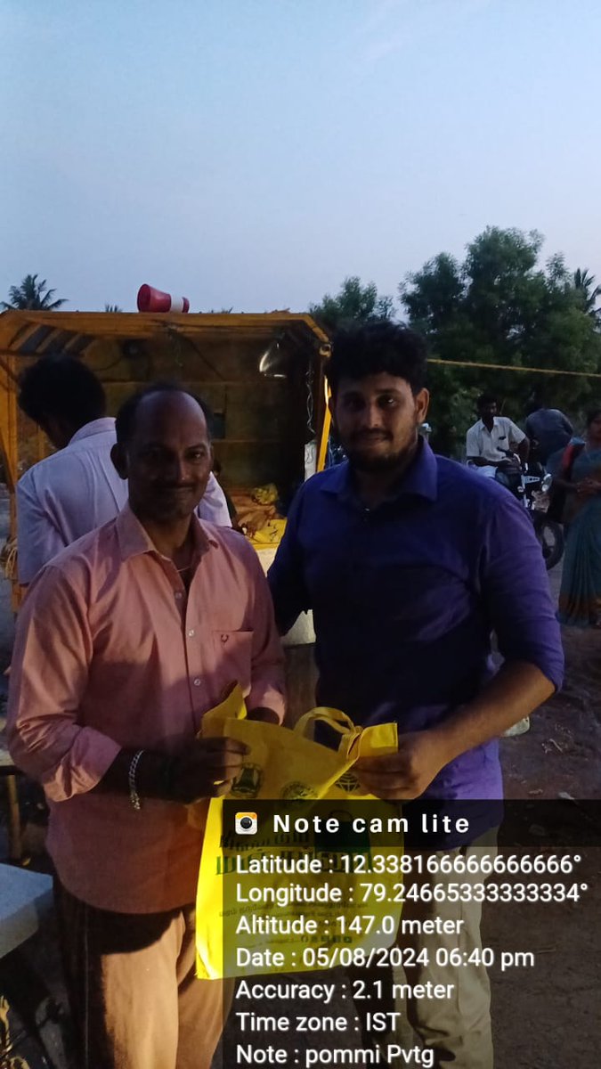 Murugansachin8's tweet photo. மரம் நடுவோர் சங்கம், மீண்டும் மஞ்சப்பை விழிப்புணர்வு இயக்கத்தின் சார்பில் 27 வது வாரமாக பொதுமக்களுக்கும் வியாபாரிகளுக்கும் மீண்டும் மஞ்சப்பைகள் வழங்கிய தருணங்கள்
#avoidsingleuseplastic
#meedummanjappai
@supriyasahuias
#environmentalawareness
@Tnpcbofficial
#savewater https://t.co/9DhghJluEK