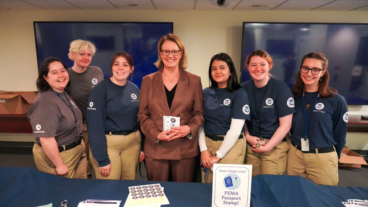 fema's tweet photo. FEMA Corps members recently met @FEMA_Deanne at our headquarters in Washington D.C.

If you’re 18–26 and interested in traveling the country and serving your community, join a webinar on July 9 to learn more: https://t.co/BfeqlCadjZ https://t.co/yRApG7rsDi