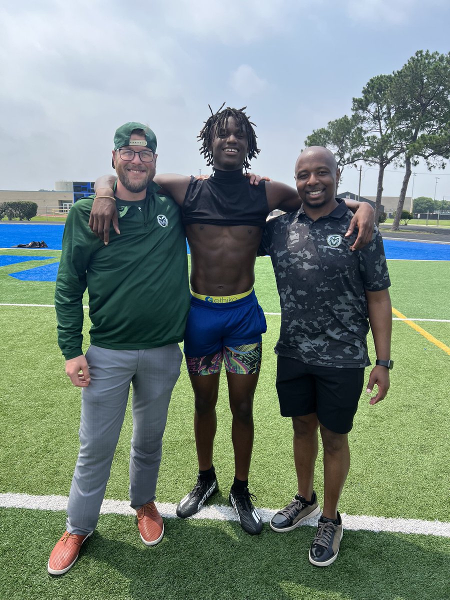 #AGTG After a great workout/conversation with <a href="/CoachJMoses/">Jeremy Moses</a> and <a href="/CoachBanks13/">Freddie Banks</a> . I’m blessed to receive My first D1 offer from Colorado state university!