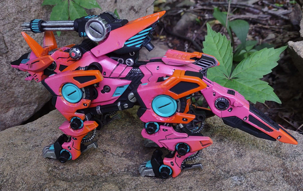 lion_aurora's tweet image. Finished painting up Sherbet today! Named after her color scheme inspiration, rainbow sherbet lol
#zoids #shadowfox #ゾイド #シャドーフォックス