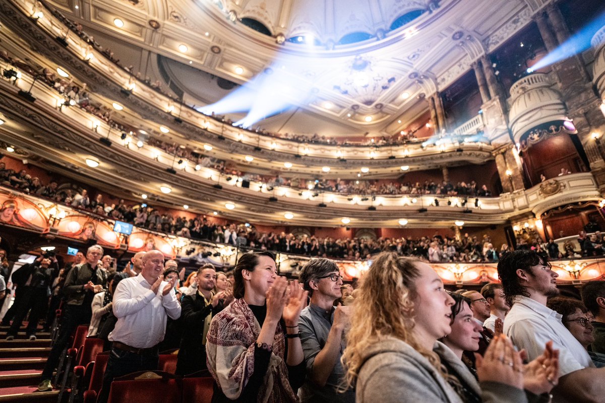 WHAT A NIGHT 🐉 

Our audiences were certainly SPIRITED AWAY @LondonColiseum 

Here’s to many more standing ovations 👏🏼

📸 @CraigSugden