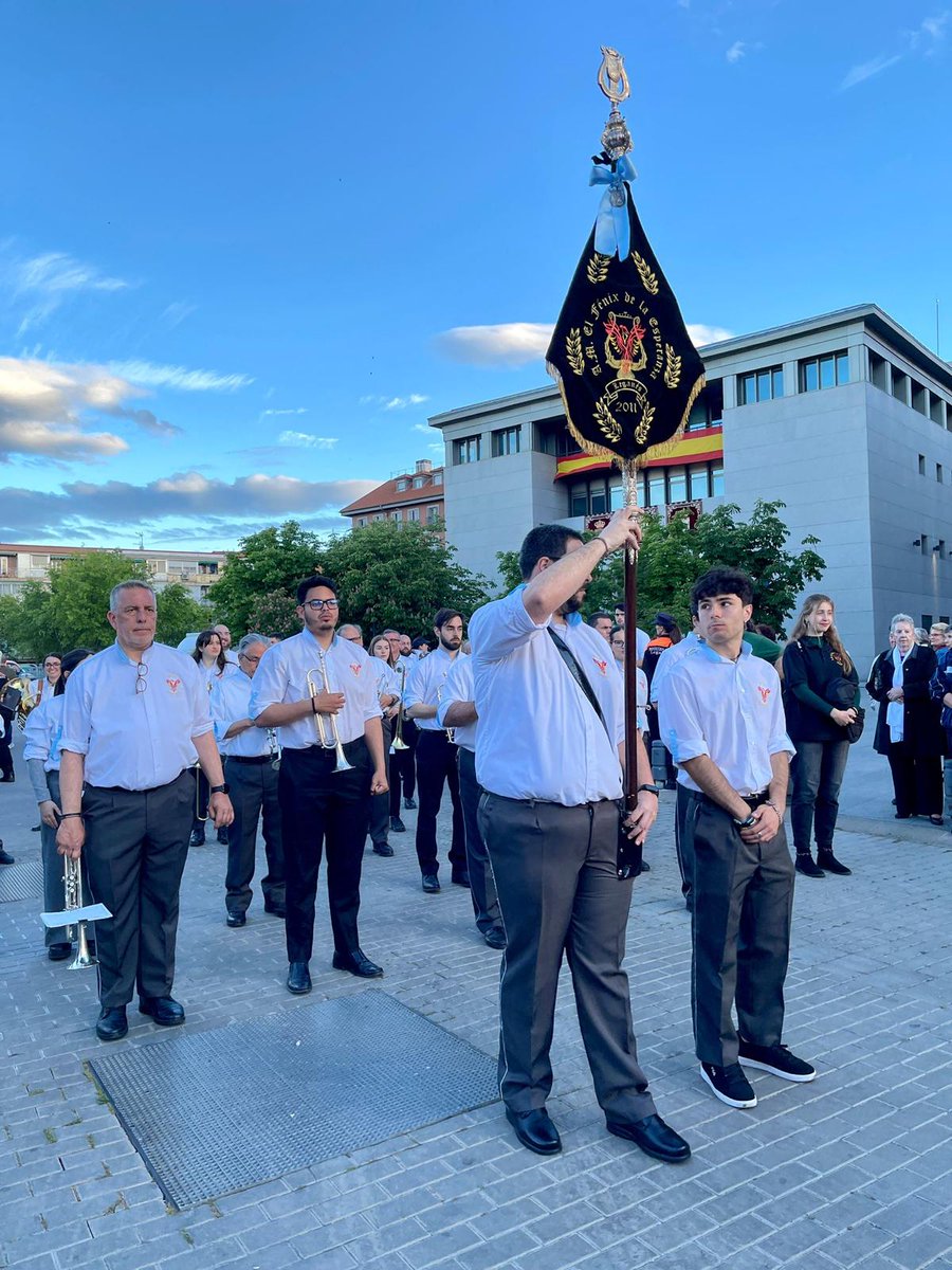 Este sábado día 11 de mayo a las 18,30h nuestra Agrupación Musical volverá a participar en el acto de homenaje a los hermanos Rejón.
Este año será en la Ermita de San Nicasio  y posterior pasacalles hasta la plaza Mayor.
SENTIMOS FÉNIX 
ALEGRÍA DE ESPERANZA
#fenixdelaesperanza