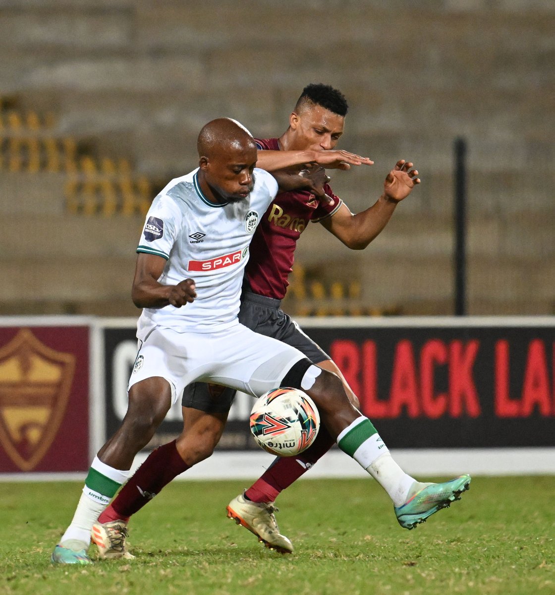 HALF-TIME ⏰ | #DStvPremiership 🏆 No goals after the first forty-five minutes. All to play for in the second half of this one. Stellenbosch 0⃣ ➖ 0⃣ #AmaZuluFC #Indlulamithi #HebeUsuthu #UsuthuTogether