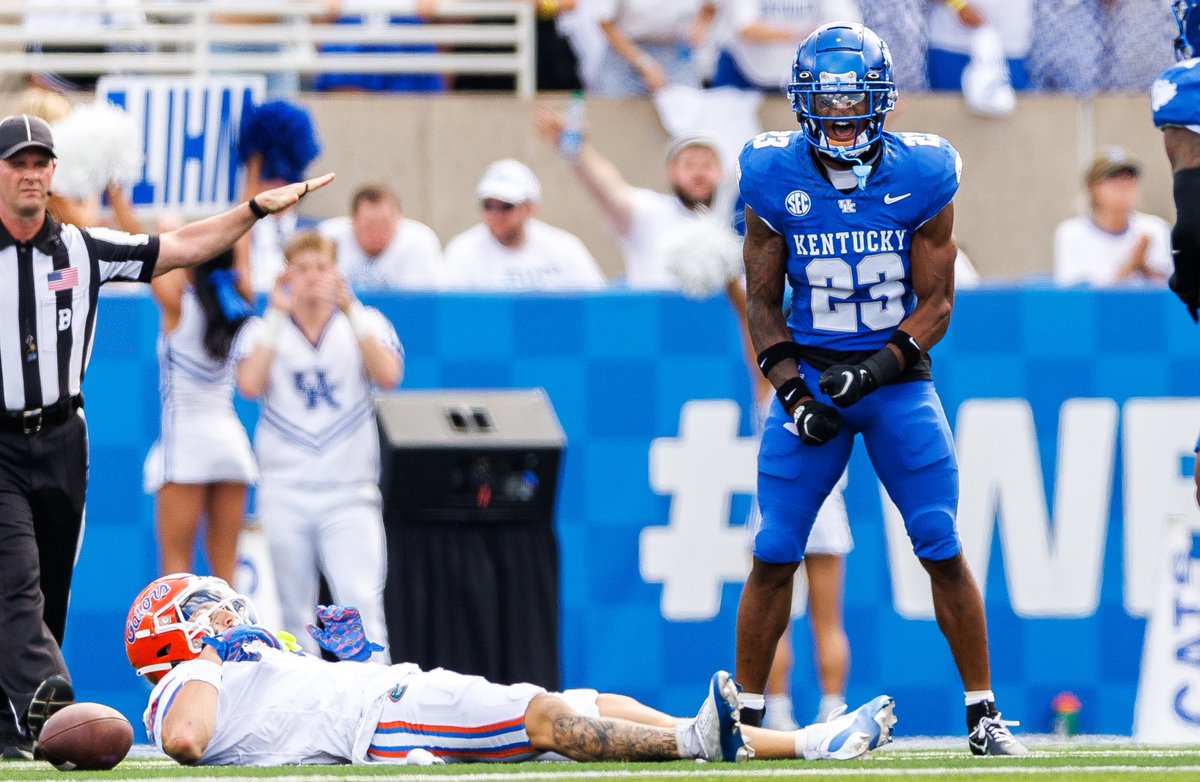 Blessed to be re offered by @UKFootball!! @FBCoachWolf @BallHawkU @Coach_AD615 @CWilson_NPA @NatlPlaymkrsAca @SeanW_Rivals @shaynep_media @laura_j25 @d1westnashville