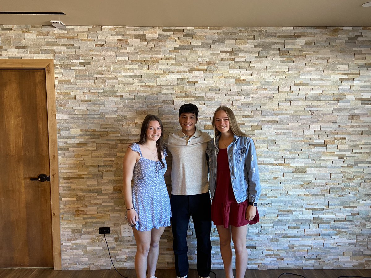 Congratulations to D’Evelyn’s three Jeffco League MVPs! Peyton Marvel: Softball, Megan Schonberger: Girls Soccer, and Mario Castro: Boys Soccer! We are proud of you! Go Jags! @develynjrsr @develynjagbball