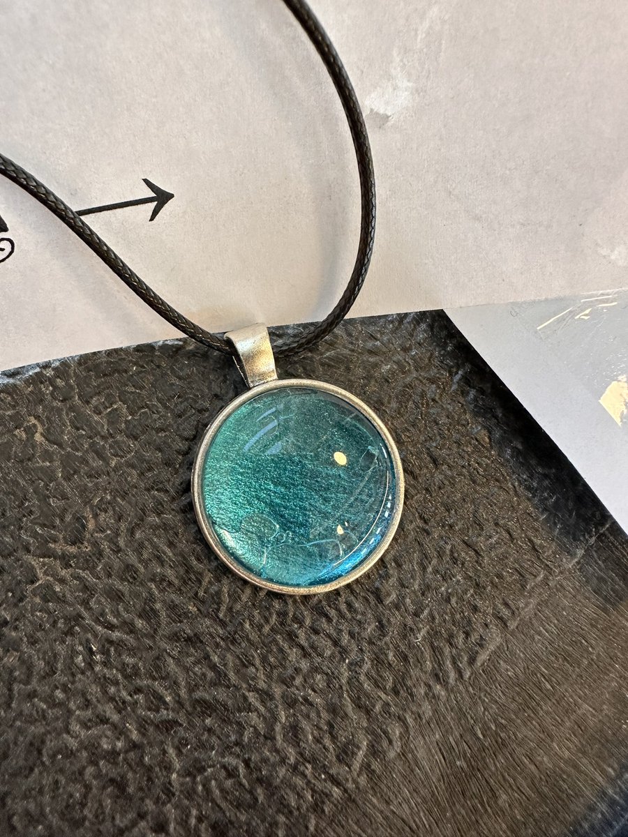 Ss made these beautiful #cabochon necklaces for #MothersDayGifts during #middleschoolrecess. The necklaces were courtesy of the #wbef grant 🥰 WBEF.ORG #onlywb @wbloomfieldschl