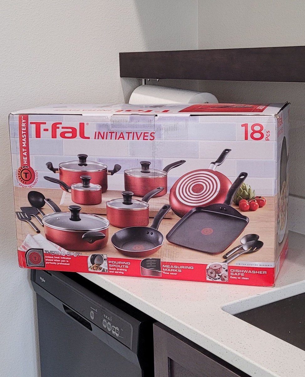 Wanting to get yourself a top tier cooking set? Come to our block party next Saturday! Play games for a chance to win prizes like this and much more! #TheBenjaminLofts #ShowMeTheBenjamin #BenjaminLofts #CheneyWA #DrawingGiveAway #fyp #RentHere