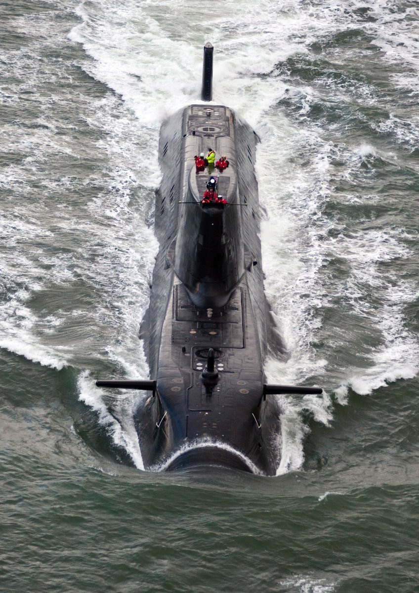 HMS Astute on exercise in 2009 🇬🇧. #RoyalNavy #UKSubmarines