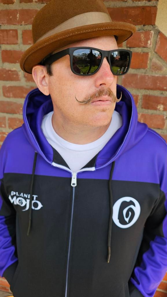 Absolutely NO ONE looks better in gaming merch than me! Got a new video on why I'm bullish on @WeArePlanetMojo and $MOJO dropping later today.