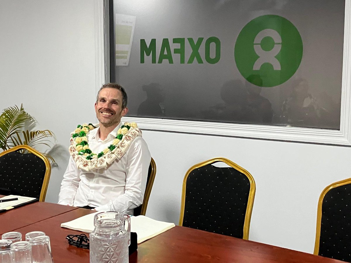 One of my highlights on Fiji was meeting the great Oxfam in the Pacific team based in Suva. @oxfampacific is doing impressive work to support the most vulnerable & fight for a climate just future in the Pacific. Thank you, @SeeRap for organizing. @gorissenn @BernhardPoetter