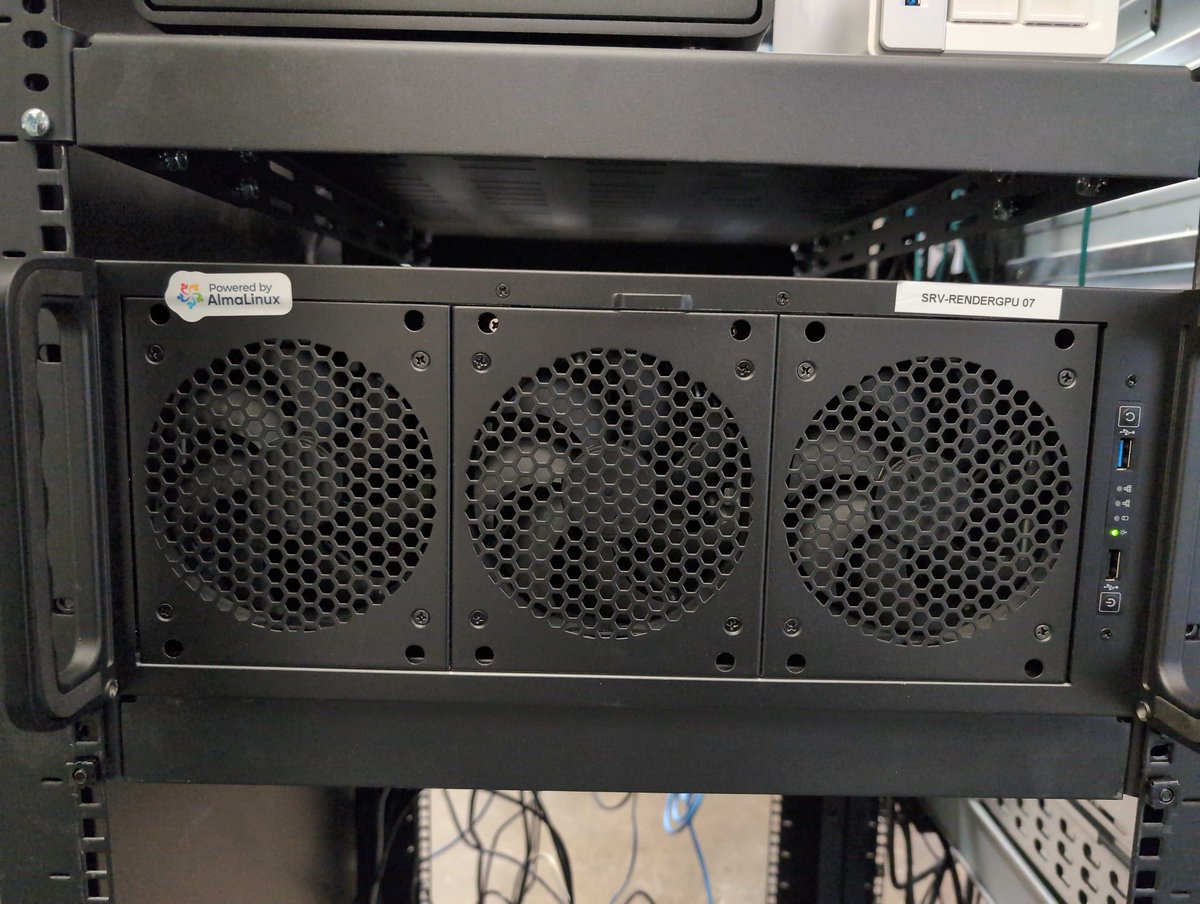 AlmaLinux tweet picture